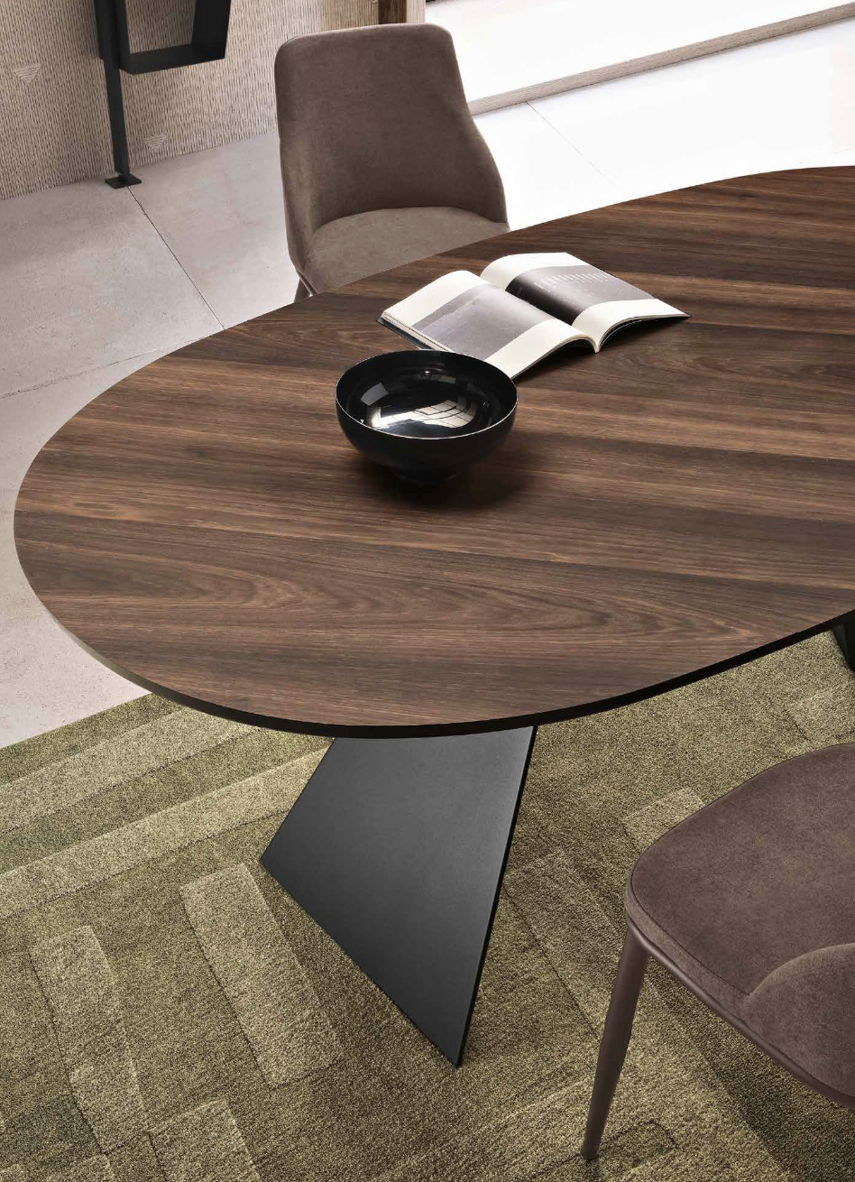 Tavolo TAN 11 Ovale – Design Essenziale in Rovere Impiallacciato (210×109 H75) - immagine 10